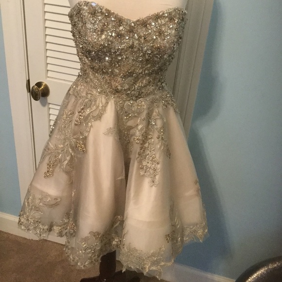  Stunning Prom / Party Dress  - Picture 4 of 6