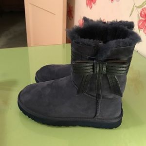 Ugg Size 7 navy blue with bow