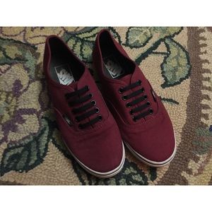 Maroon Lo Pros