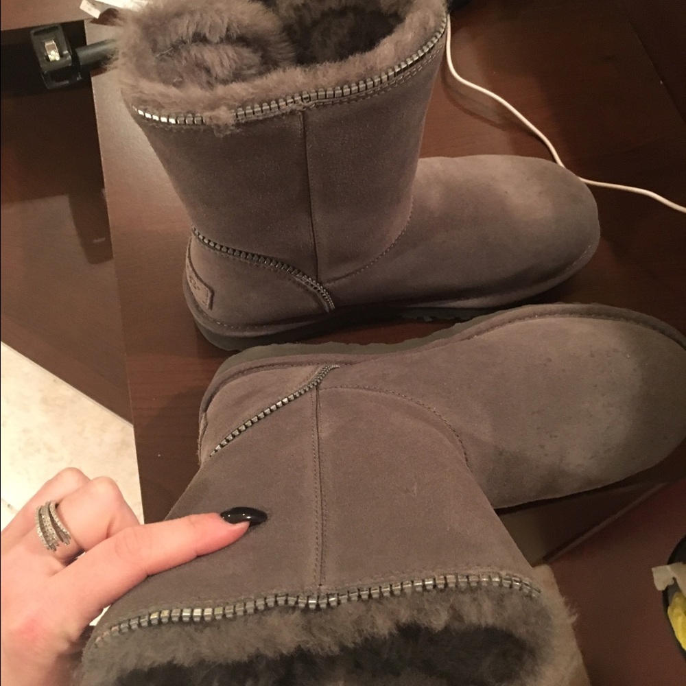 Ugg silver zipper size 8 - Picture 4 of 4