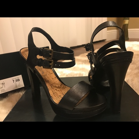 Sandals - Picture 3 of 3