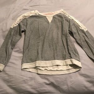 Grey sweatshirt with lace shoulders