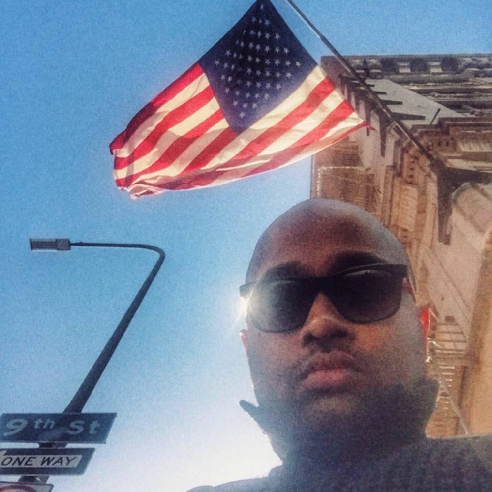 Meet your Posher, Azi