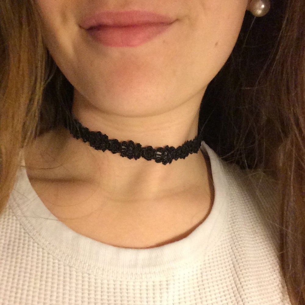 Black flower lace choker