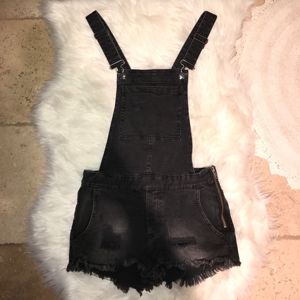 Adorable black overall shorts