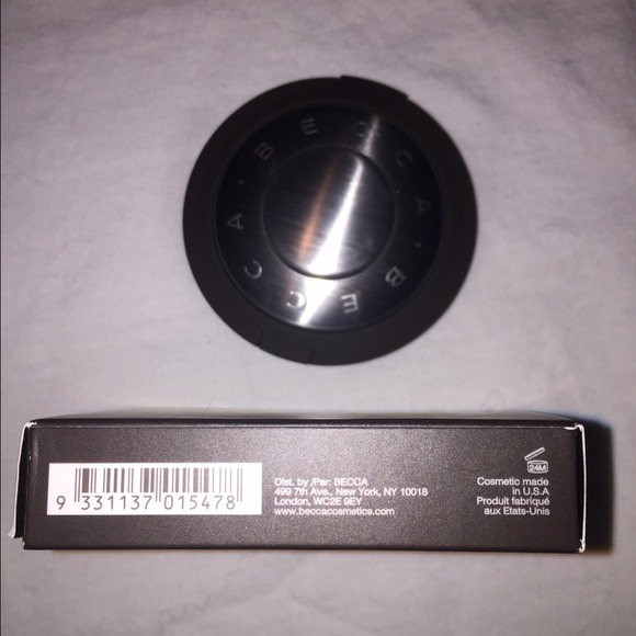 Moonstone Becca Highlighter pressed powder - Picture 3 of 3