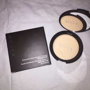 Moonstone Becca Highlighter pressed powder