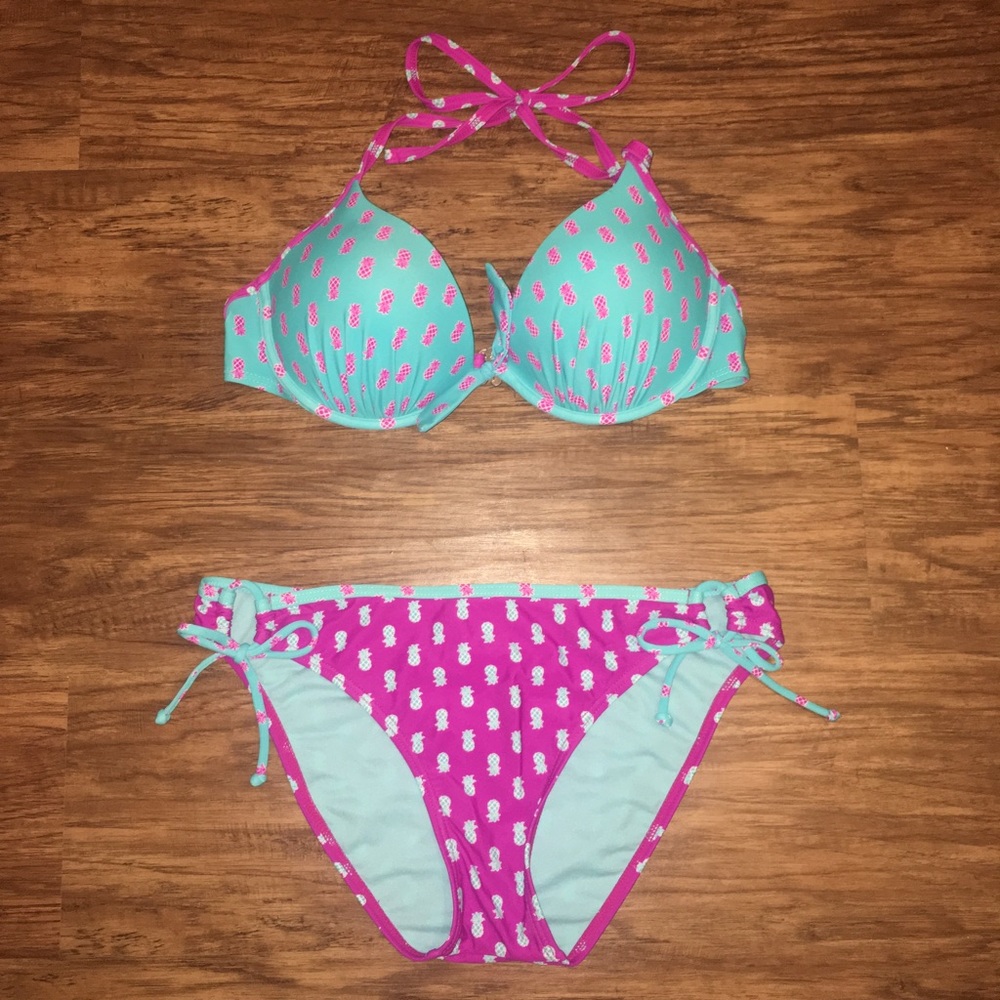 Semi-Push-up One-of-a-Kind Pineapple Bikini