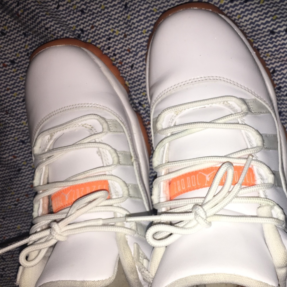 Retro 11's Citrus orange