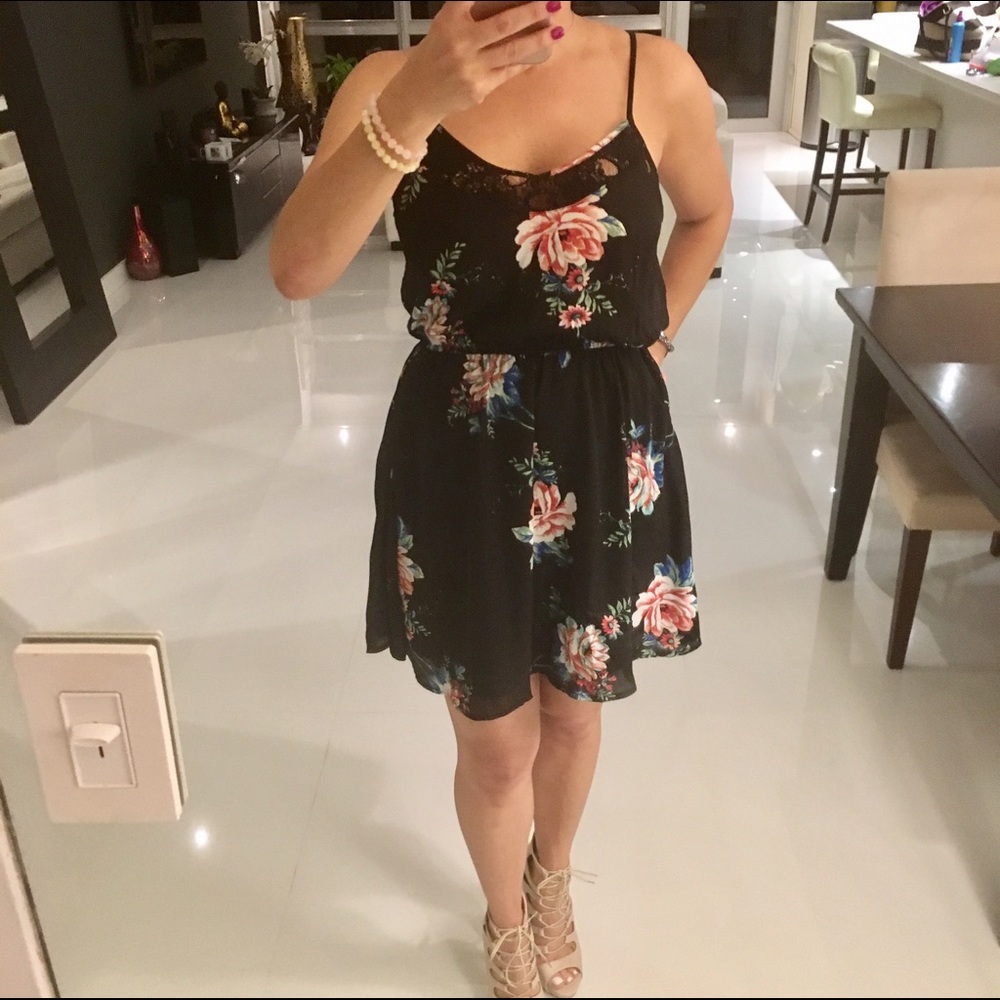 Spaghetti strap flower dress size M
