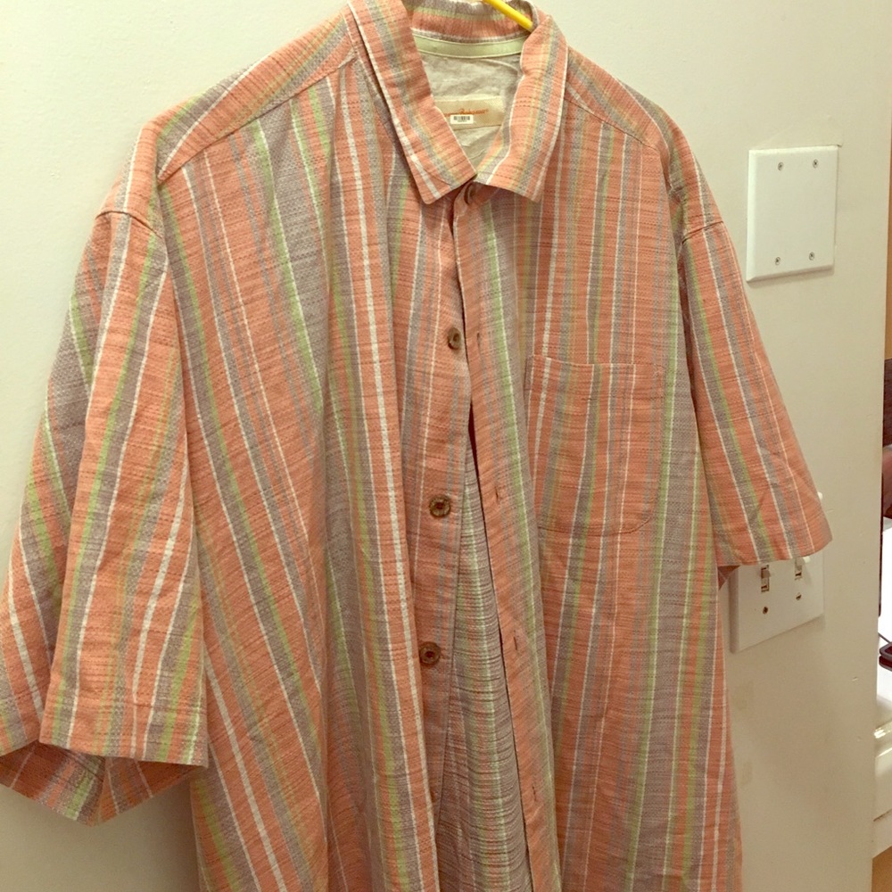 Tommy Bahama  XLX short sleeve shirt