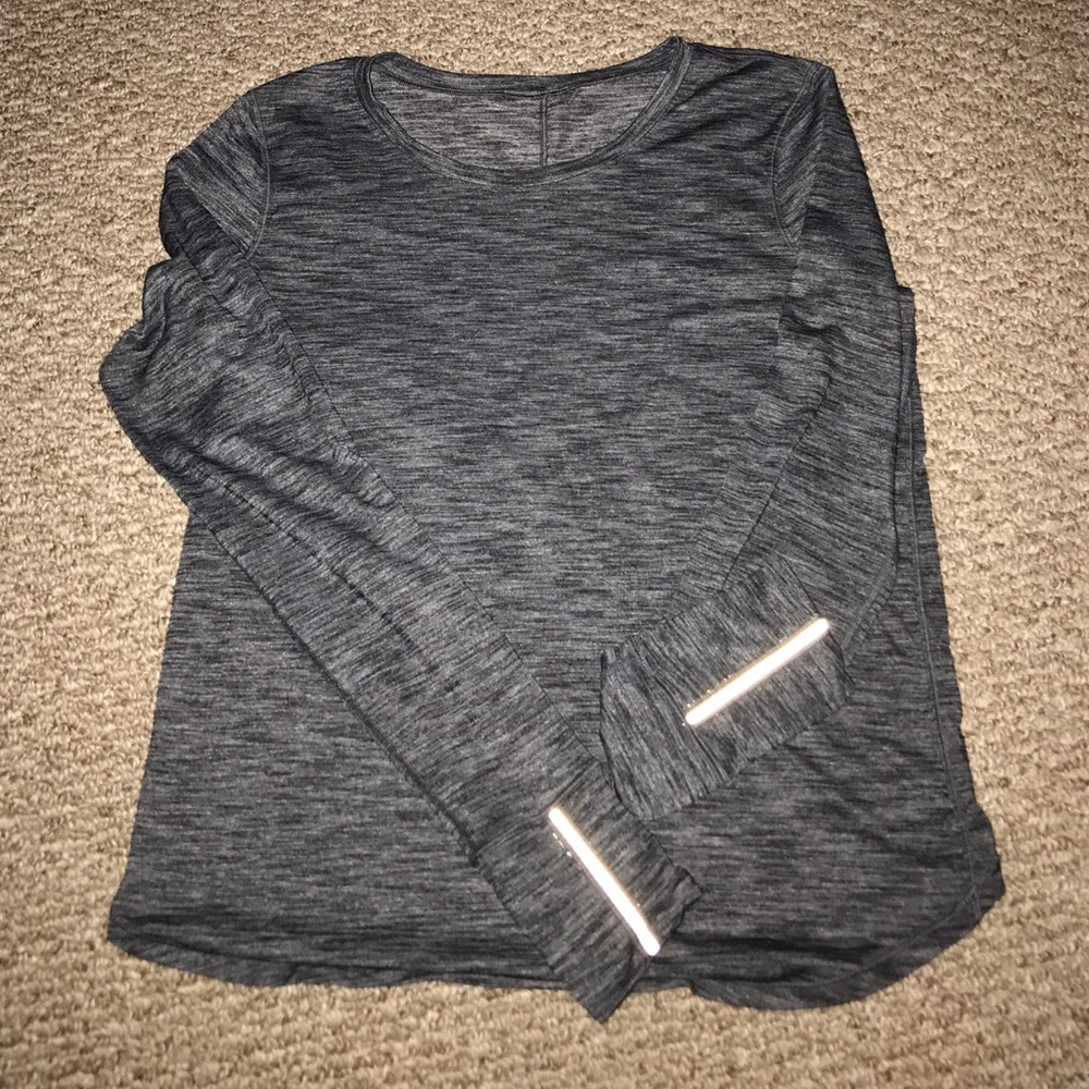 SOLD ON ANOTHER SITE Lulu high low long sleeve