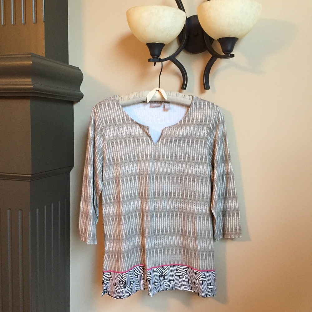 🌼SALE🌼! Chicos vneck tunic, size 1, NWOT