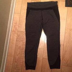 Lululemon size 6 Capri legging