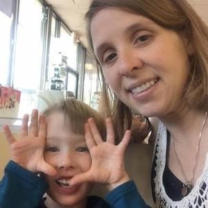 Meet your Posher, Leigh