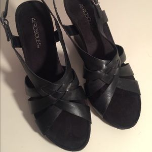 Never worn! Black 9.5 AEROSOLES heels.