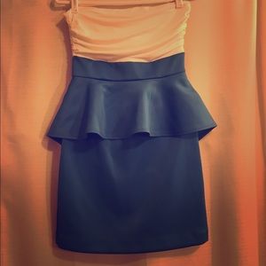 Short blue and white dress