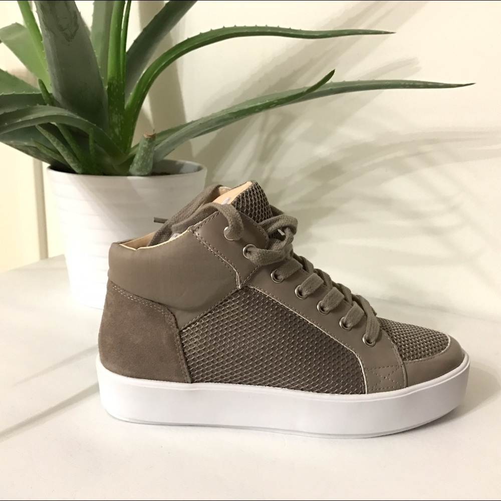 NWT Nine West Verona sneaker! 😍