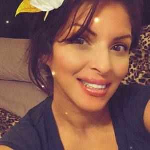 Meet your Posher, Myra