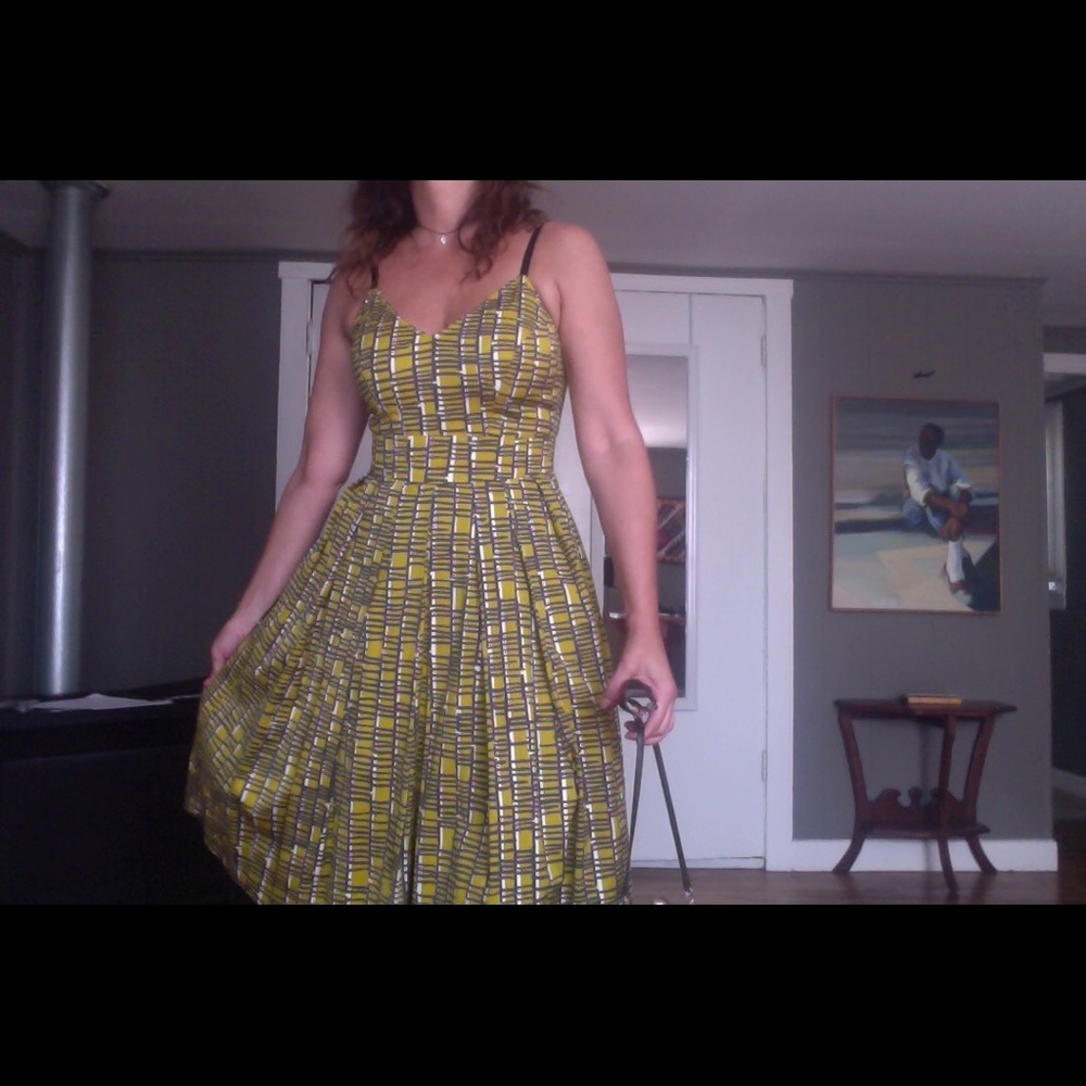 Darling yellow and grey geo print dress. Size 2