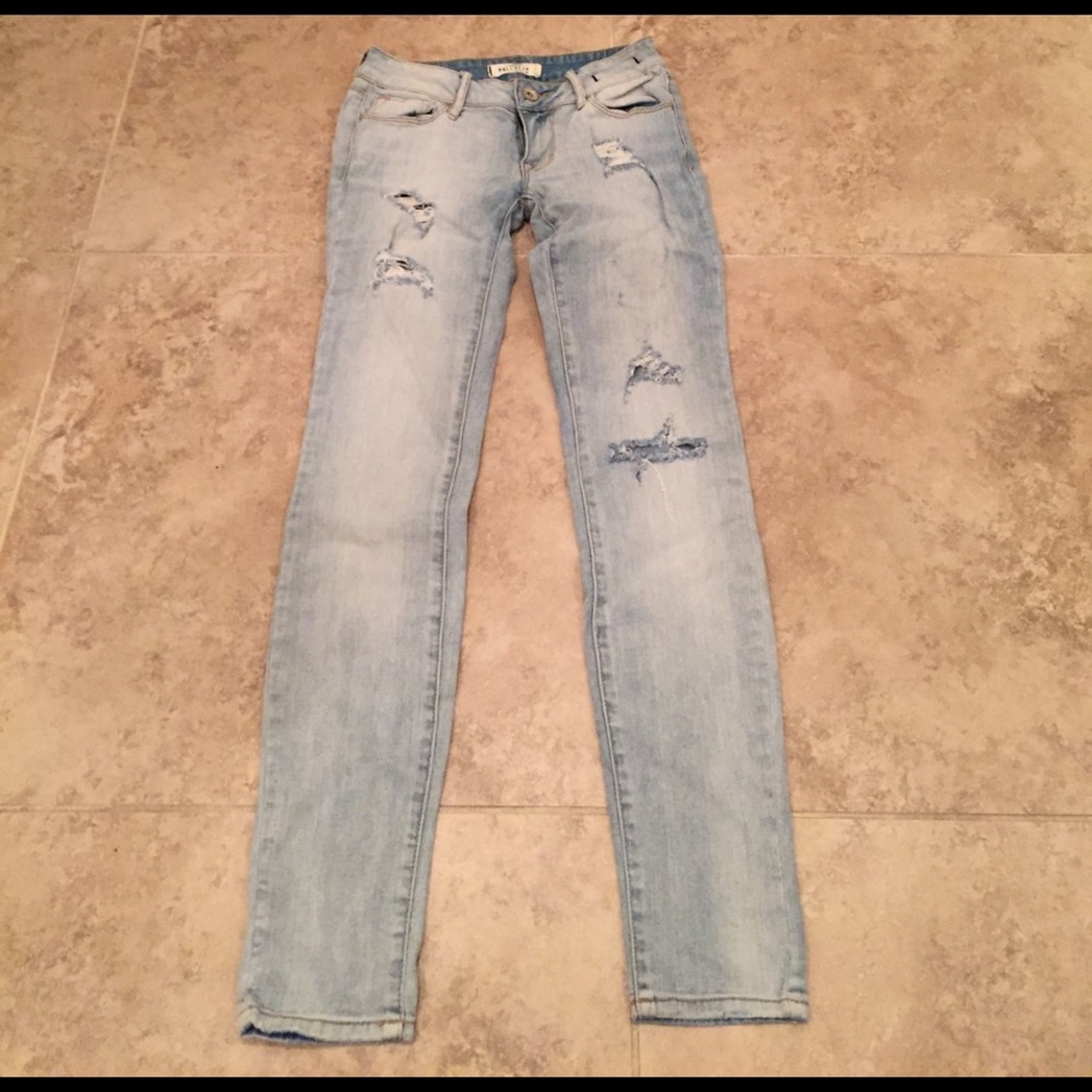 Light wash bullhead jeans