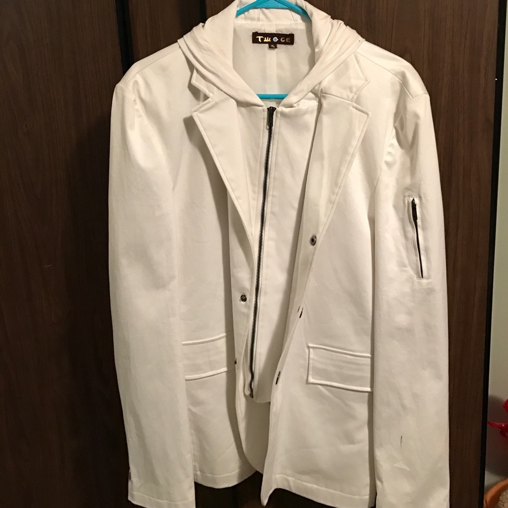 NWOT Light weight sports jacket with attached hood