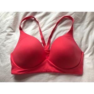 NWOT Victoria's Secret Lightly Lined Plunge Bra
