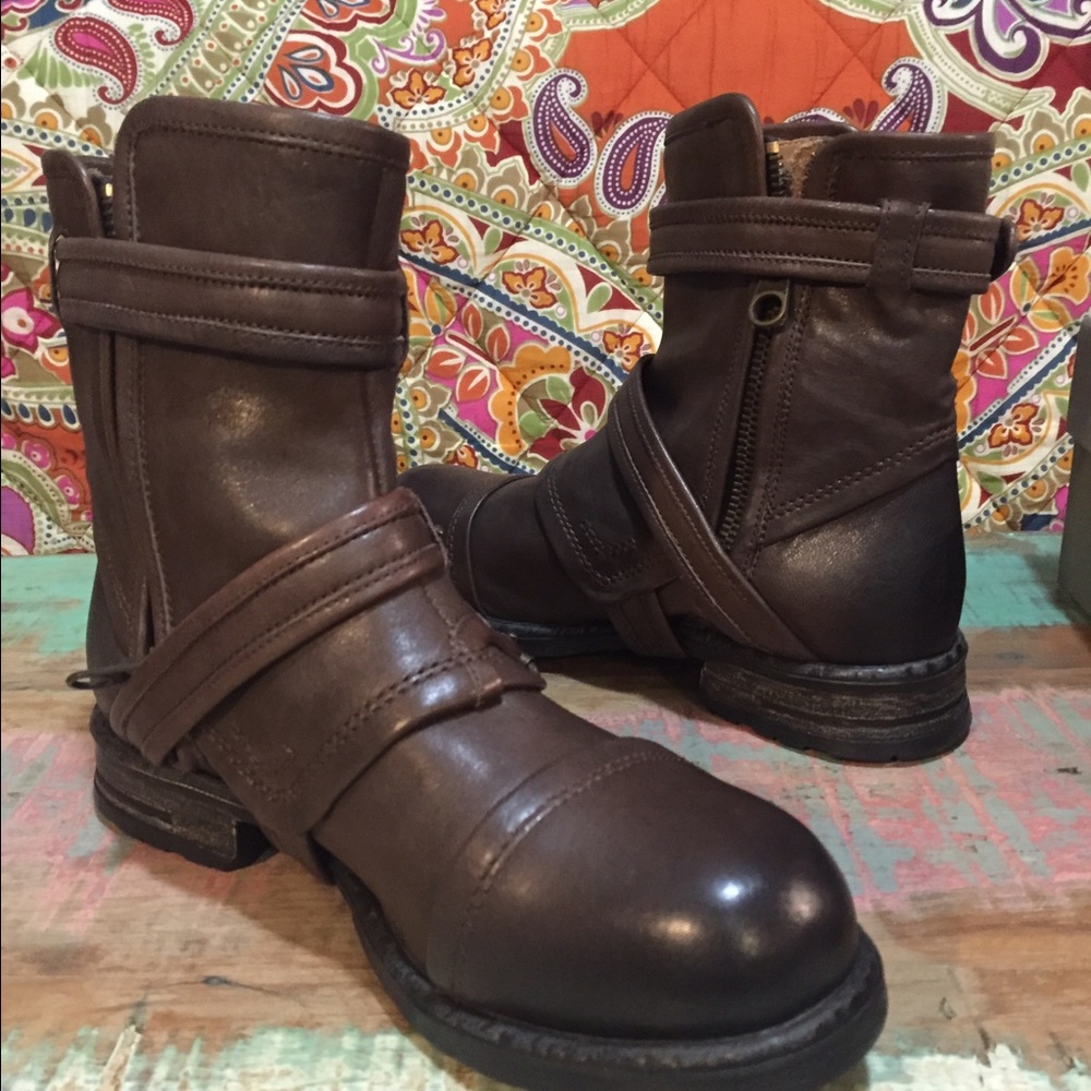 UGG Collection W Elisabeta US Size 7