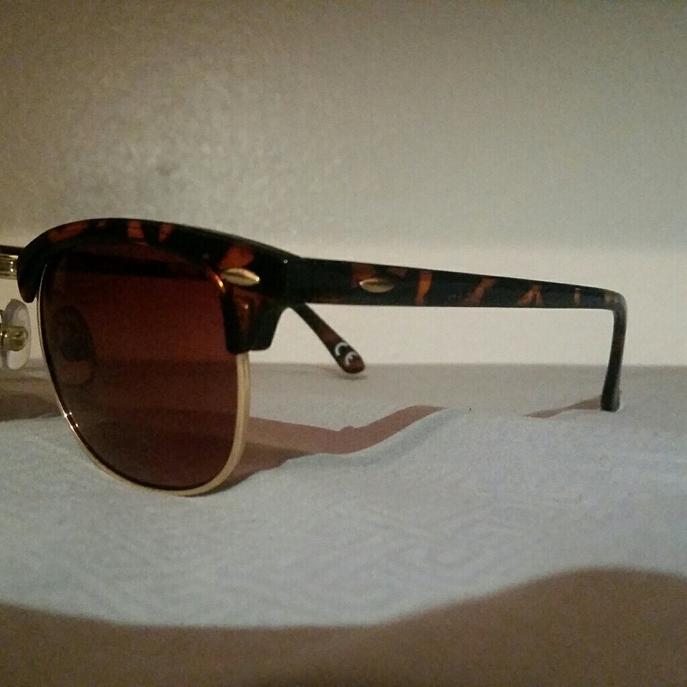 Gold dipped tortoise shell foster grant sunglasses