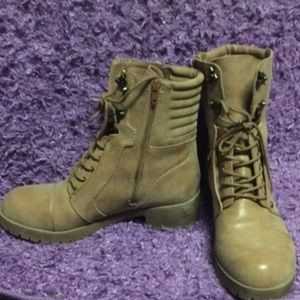 Tan Lace-up Boots
