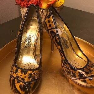 Leopard studded pumps Naughty Monkey