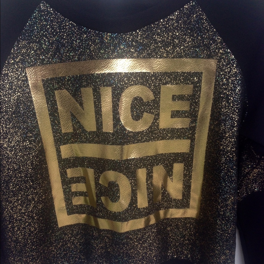 Nice tee - Picture 2 of 2