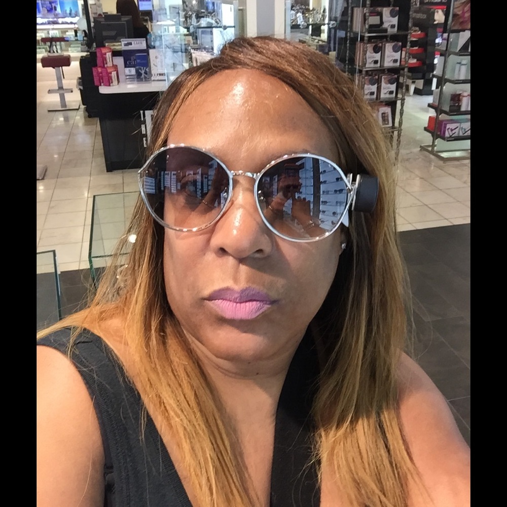 Meet your Posher, Freshelle