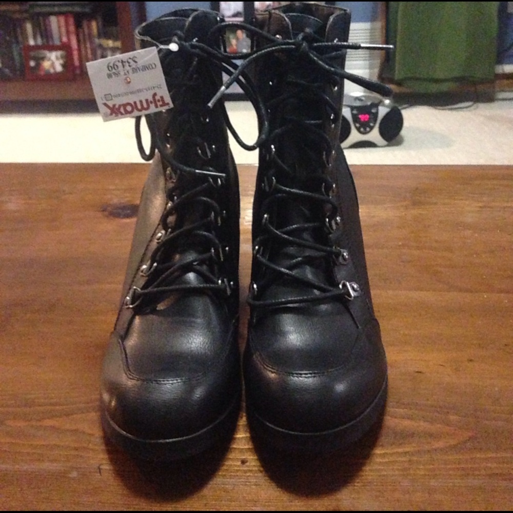 Black G by Guess boots