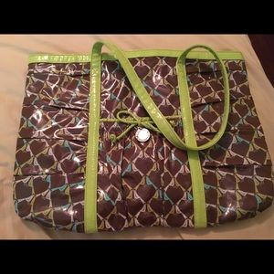 Vera Bradley frill sittin in tree vinyl tote bag