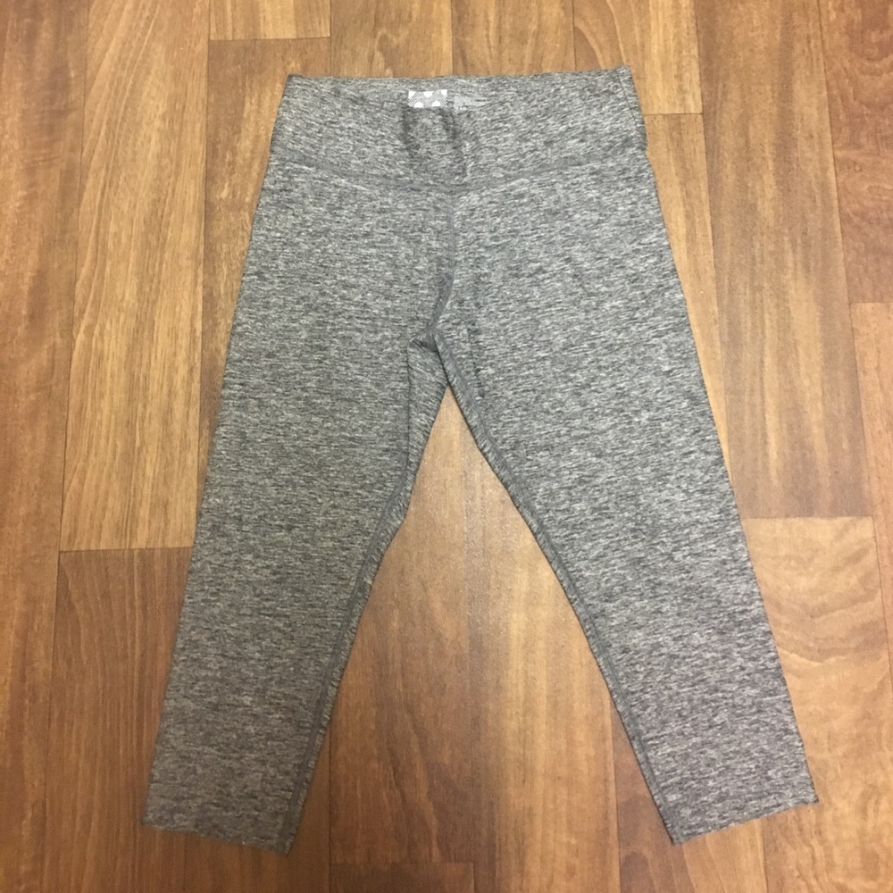 VS Pink yoga Capri