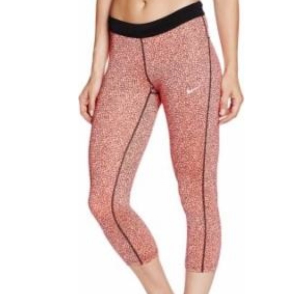 Nike cropped workout leggings. Size Small