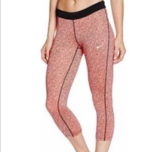 Nike cropped workout leggings. Size Small