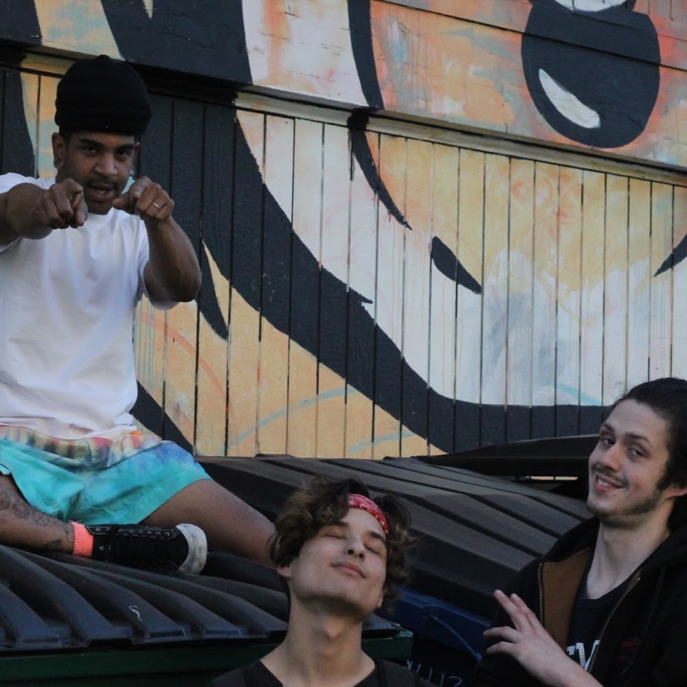 Meet your Posher, Buje