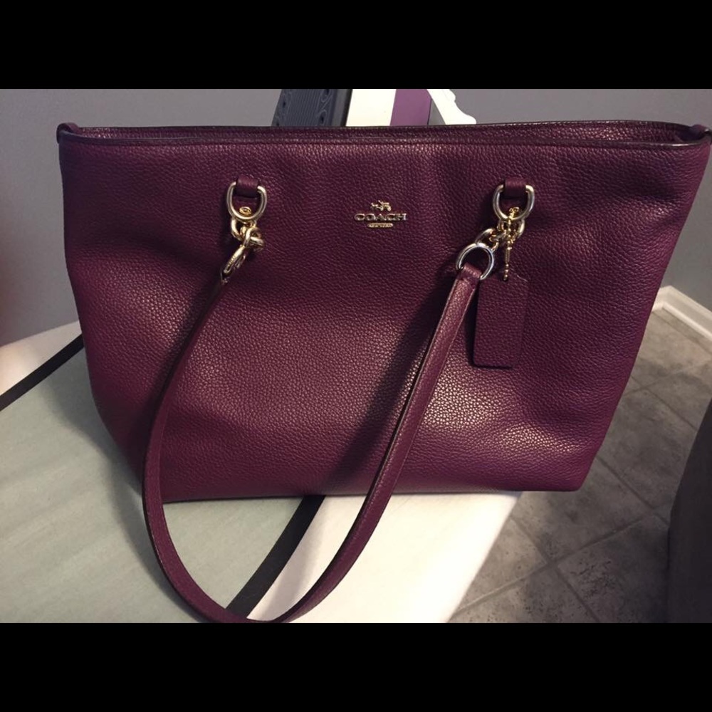 Like new purple Coach purse