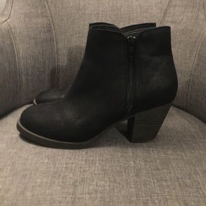Black Healed Booties