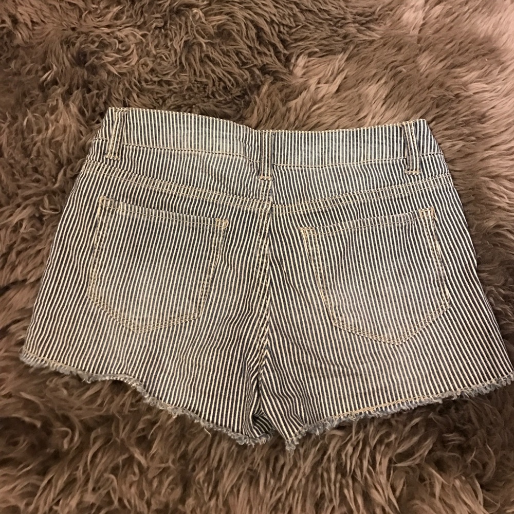 Shorts - Picture 2 of 2