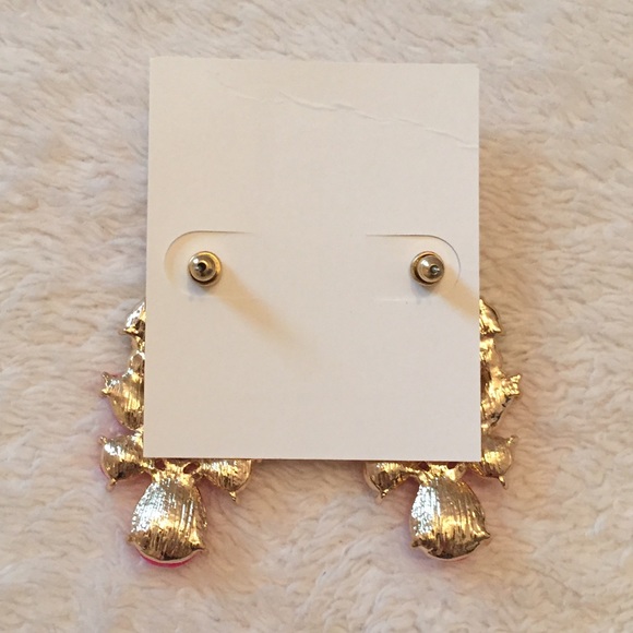 ❗️MUST BUNDLE ❗️Pink Droplet Earrings - Picture 4 of 5