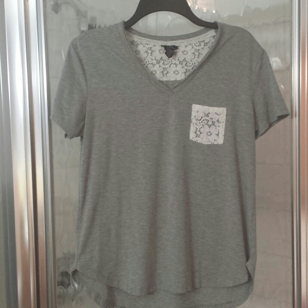 Short sleeve, longer back tee shirt & lace pocket