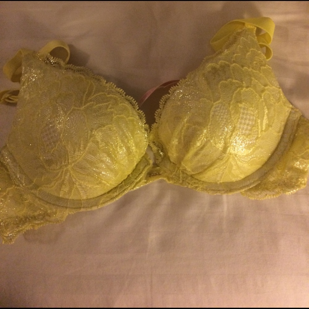 Victoria's Secret plunge bra