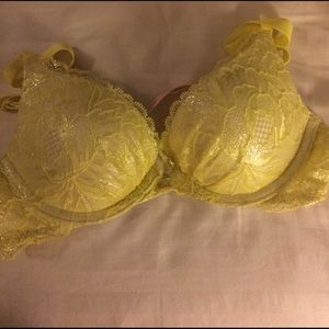 Victoria's Secret plunge bra