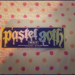 Kat Von D Pastel Goth Palette