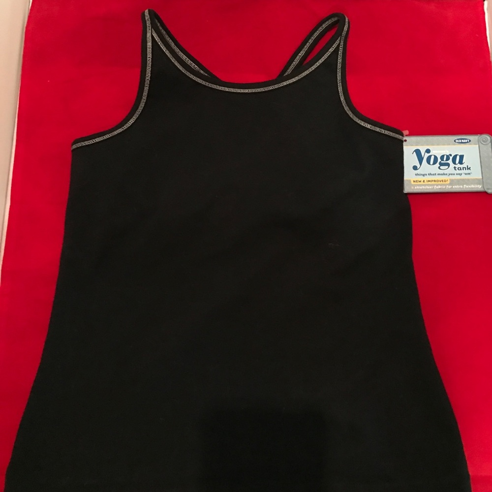 NWT Old Navy Yoga tank top w/ built in bra sz S