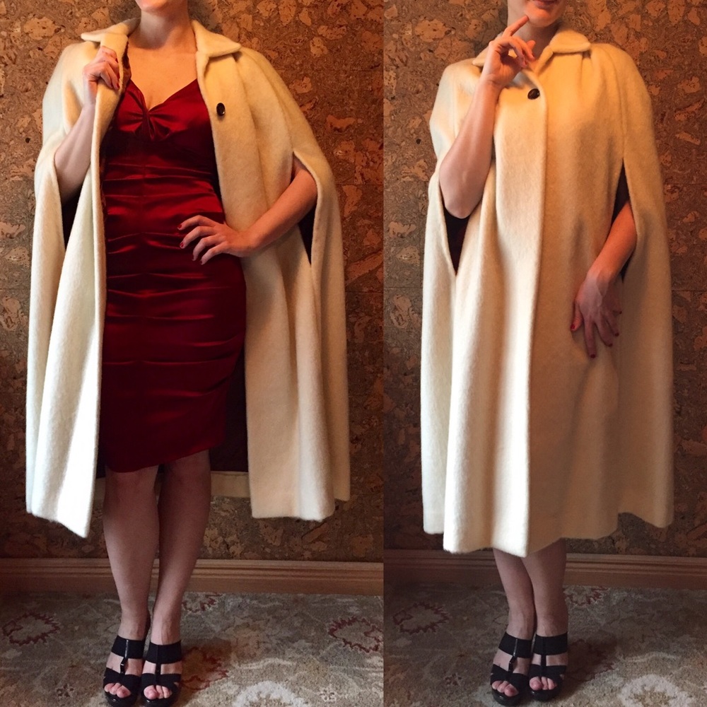 Glamorous Vintage White/Ivory Cape