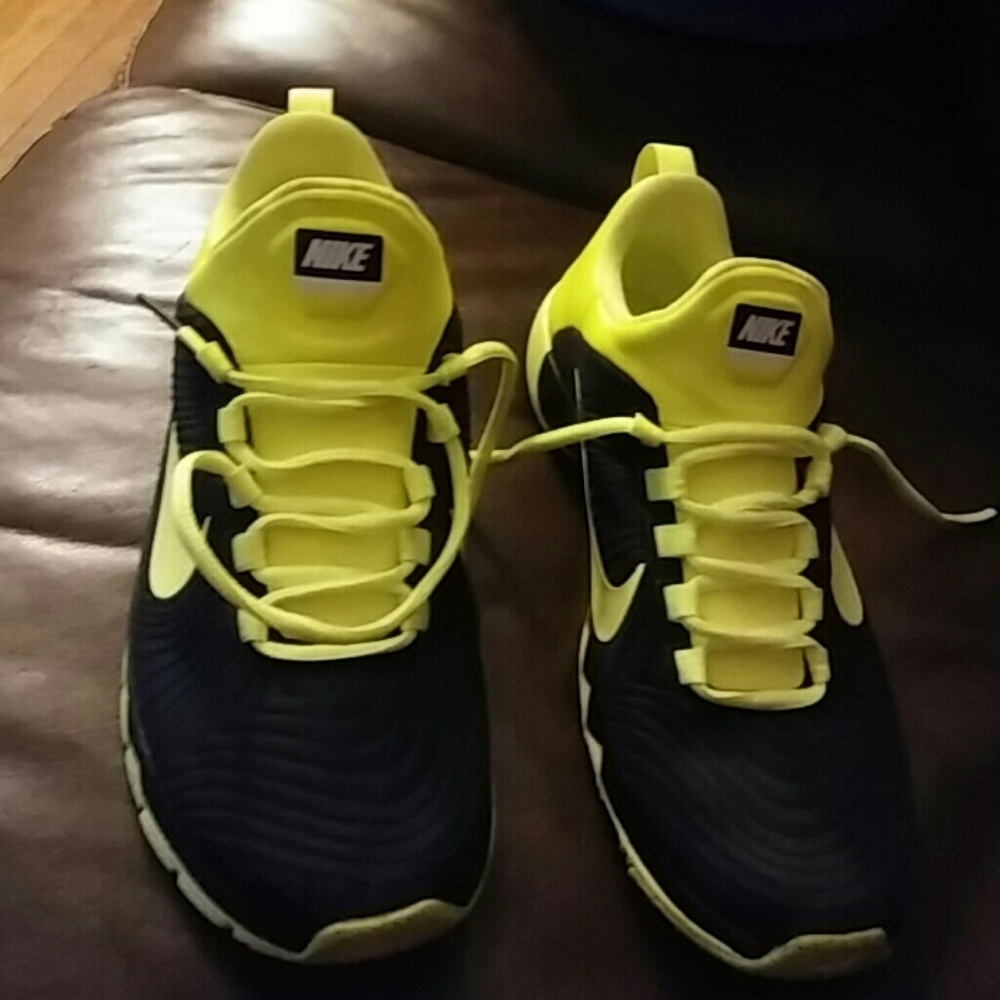 Nike gym shoes